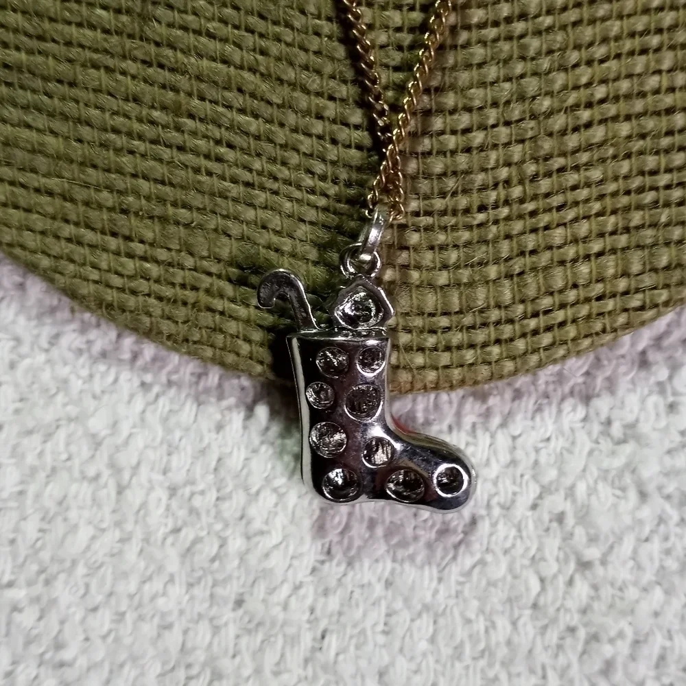 Silvertone red green crystal stocking pendant on goldtone chain - Picture 6 of 6